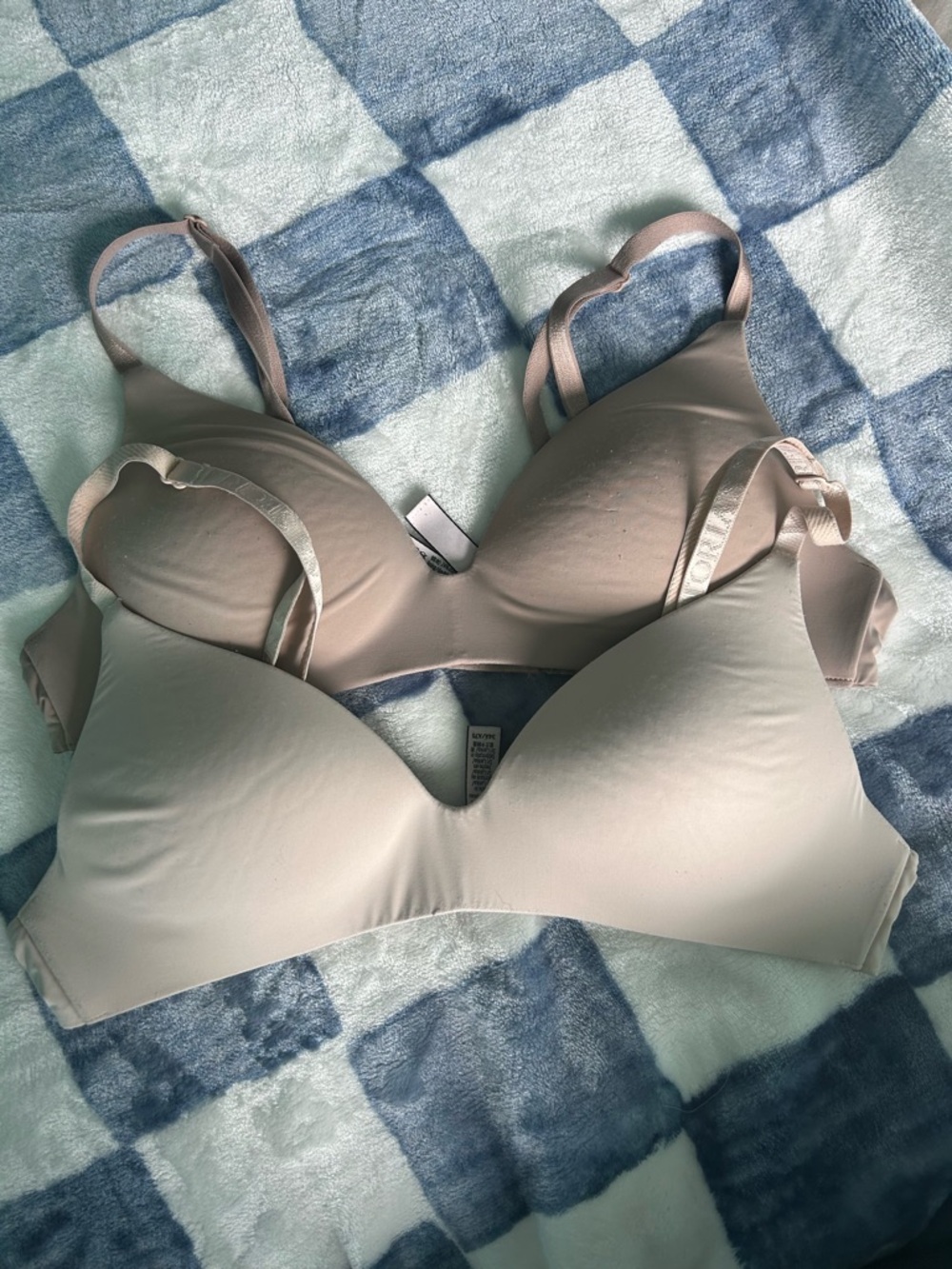 Victoria's Secret Smooth Wireless Bra Duo in Nude and Blush
